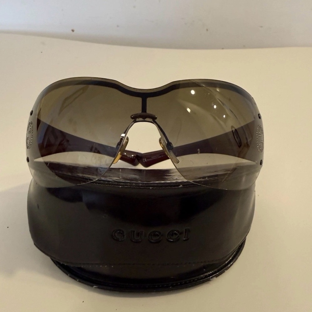 Authentic Gucci Frameless
Sunglasses With Small Rhinestones Logo & Brown Arms